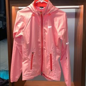 NIKE orange and white rain jacket! ☔️